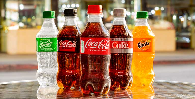 Prediken Zichzelf Serie van 100% Recycled RPET Plastic Bottles | The Coca-Cola Company